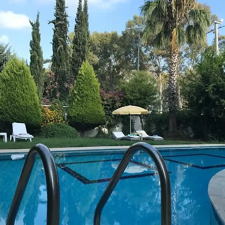 Lux Private Tolerance Golf Villas *